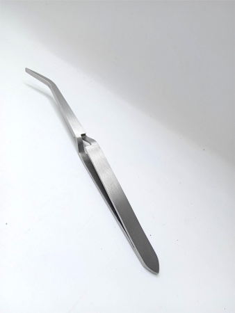 Пинцет маникюрный для зажима